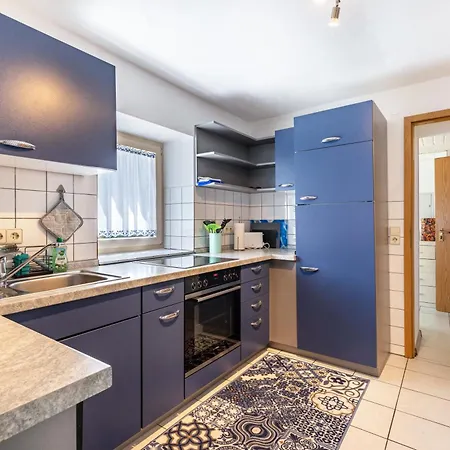 Alb Rose Apartament *