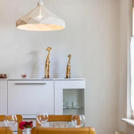 Apartament Alb Rose *